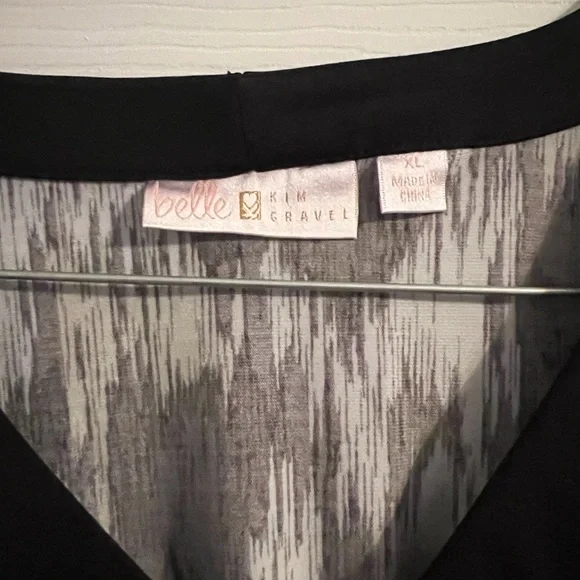 Belle by Kim Gravel Patterned V-Neck Top - Picture 2 of 6